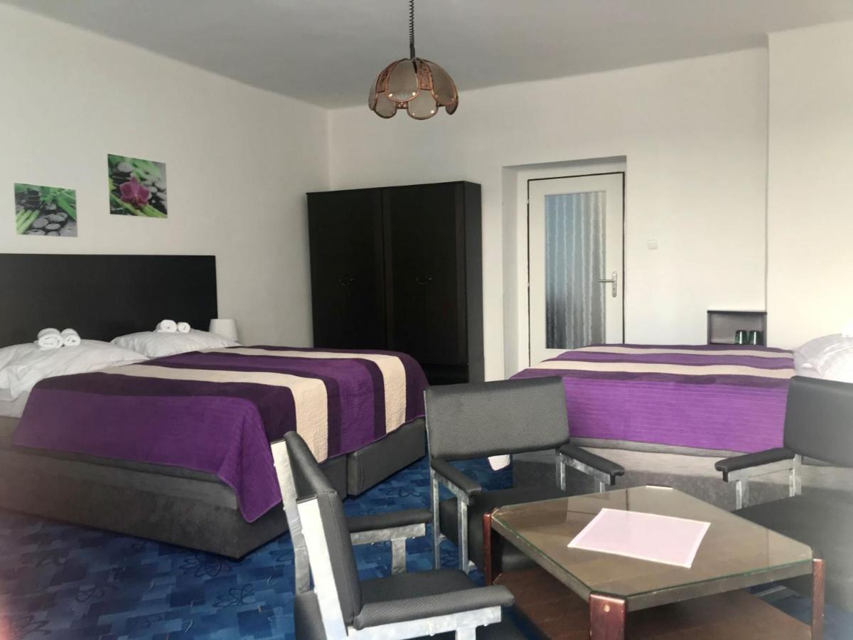 Hotel Bila Ruze Strakonice Extérieur photo