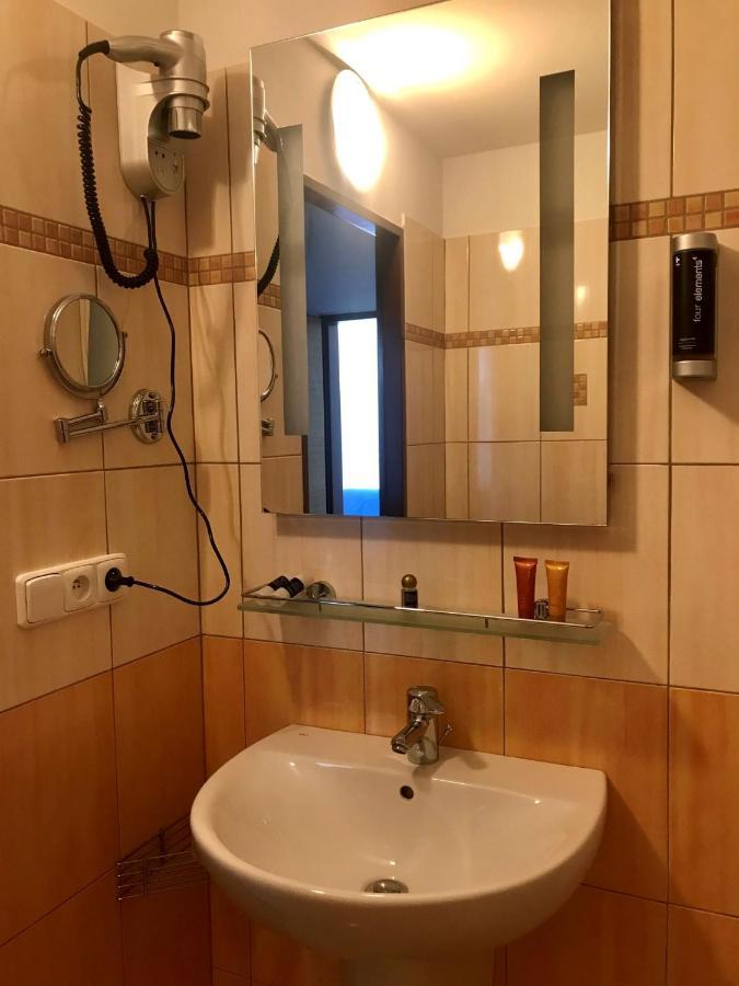 Hotel Bila Ruze Strakonice Extérieur photo