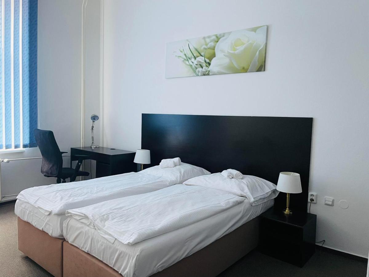 Hotel Bila Ruze Strakonice Extérieur photo