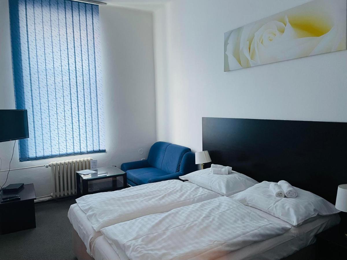 Hotel Bila Ruze Strakonice Extérieur photo