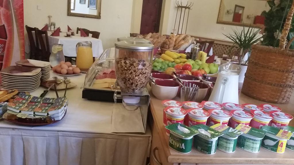Hotel Bila Ruze Strakonice Extérieur photo
